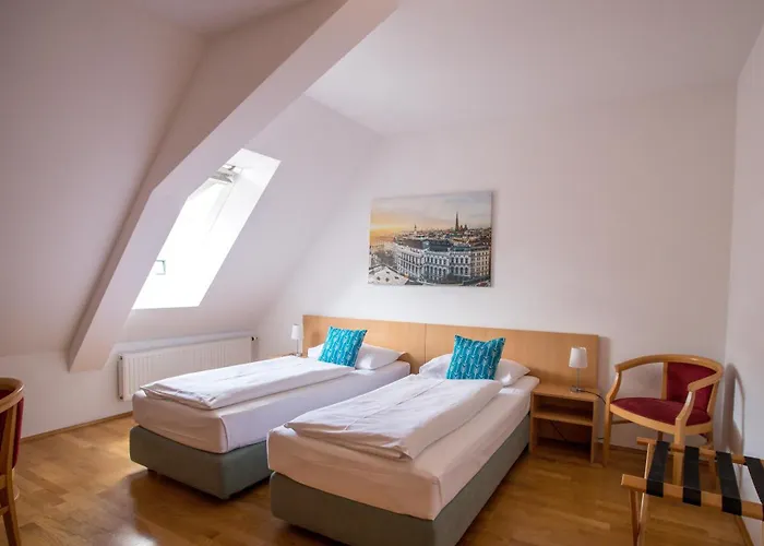 Deutscher Orden Hotel *