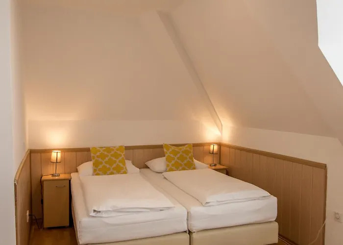 Deutscher Orden Hotel *
